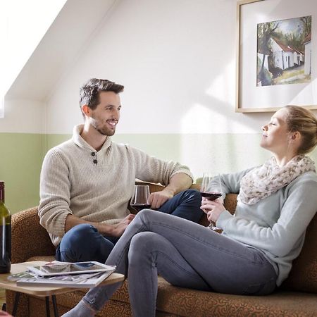 Weingut & Gastezimmer Edelmann Göttlesbrunn Exterior foto