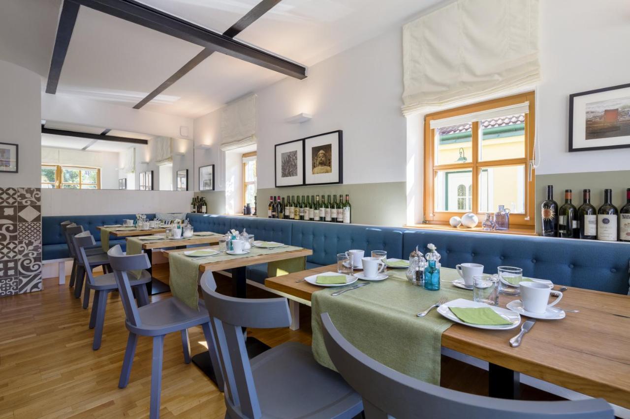 Weingut & Gastezimmer Edelmann Göttlesbrunn Exterior foto
